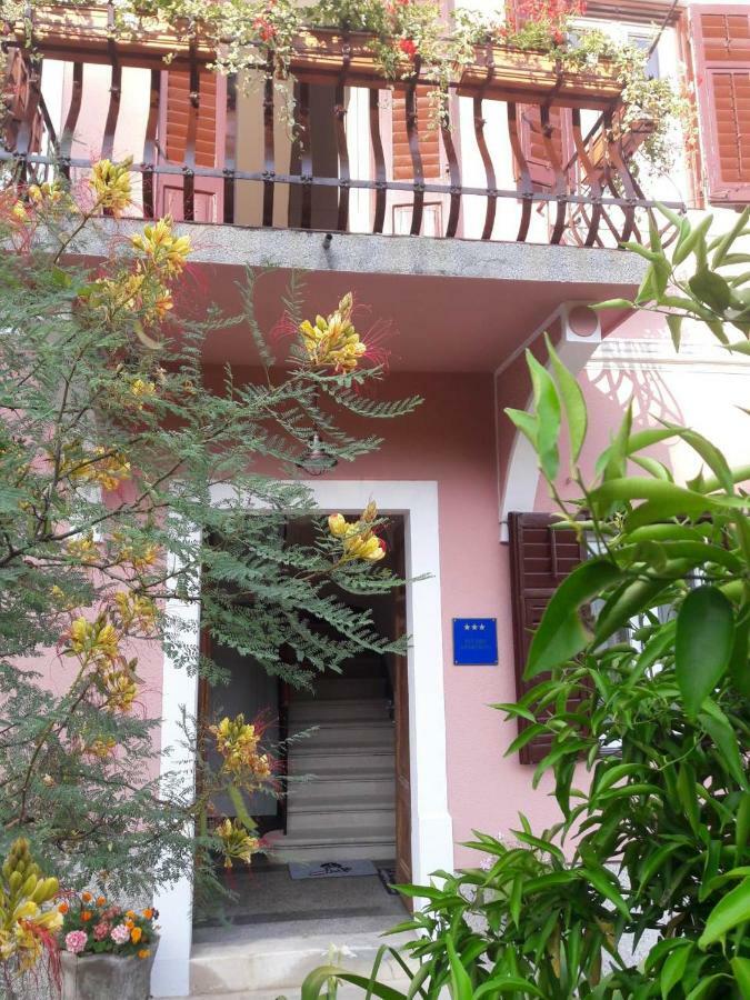Lusetic Apartman *